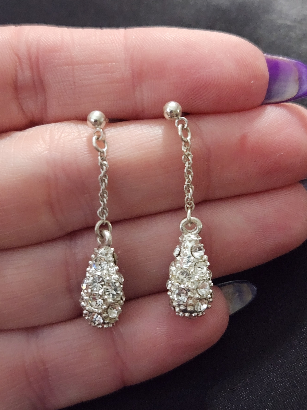 Silver Crystal Drop Dangle Earrings - Elegant Clear Sparkle